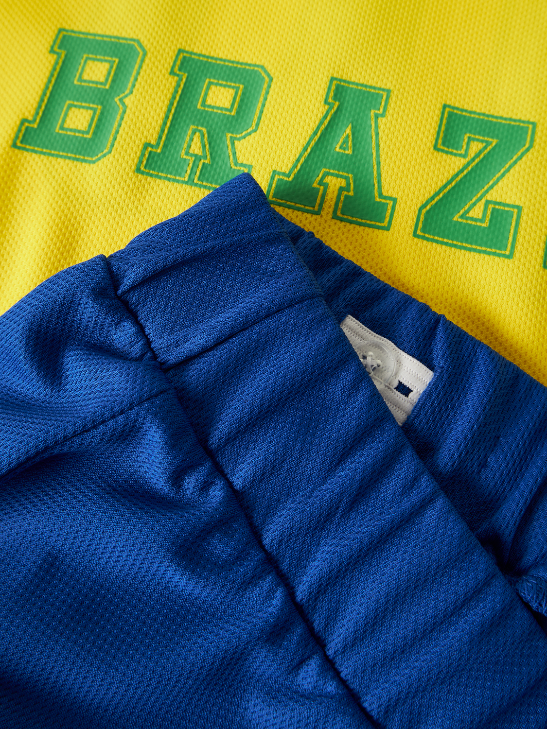 model_shot-front_full